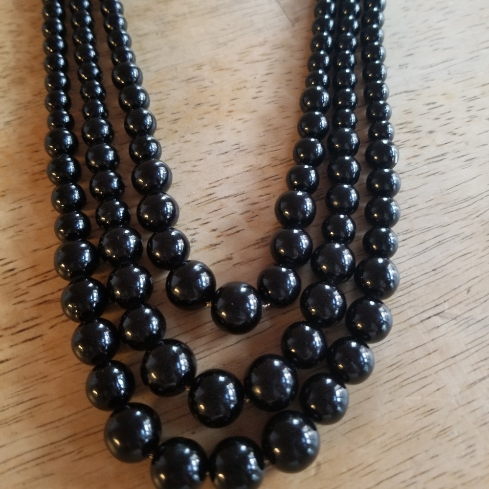 Stunning Black Pearl Necklace